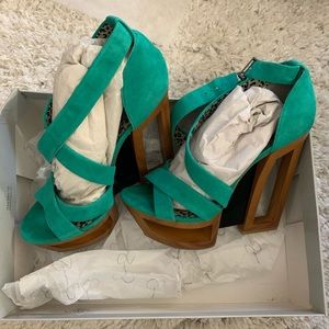 Jessica Simpson Palmetto Green Kidsuede Size 9